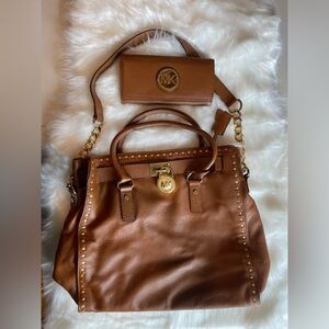 Michael kors large bag with wallet